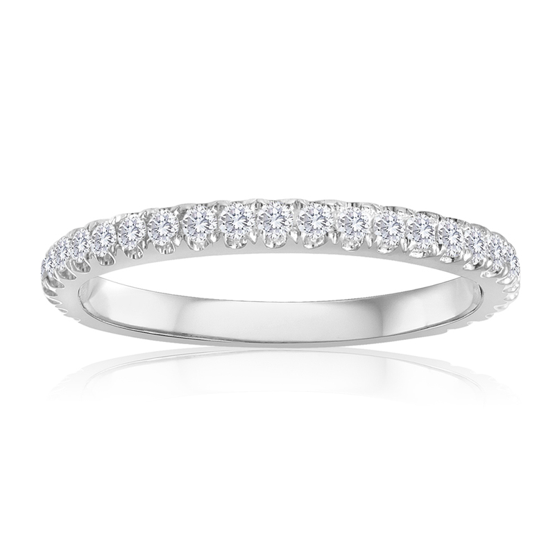 Round Diamond Pavé Band